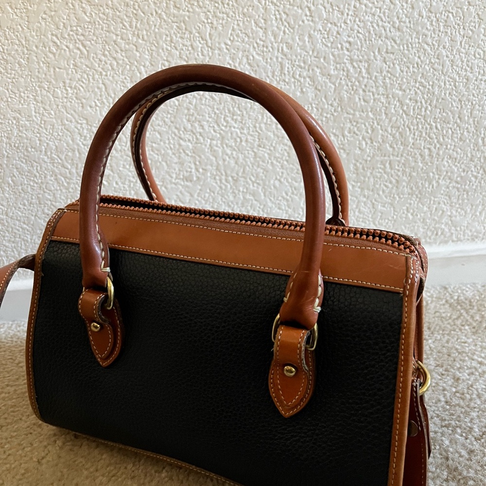 Genuine Dooney and Bourke Navy Purse - vintage well kept in smoke free home